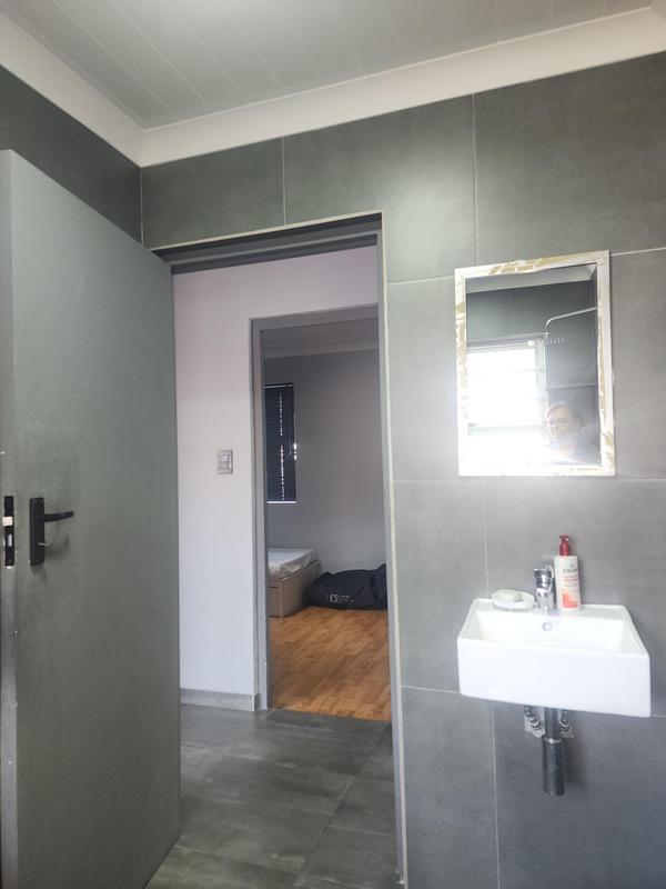 4 Bedroom Property for Sale in Pelikan Park Western Cape
